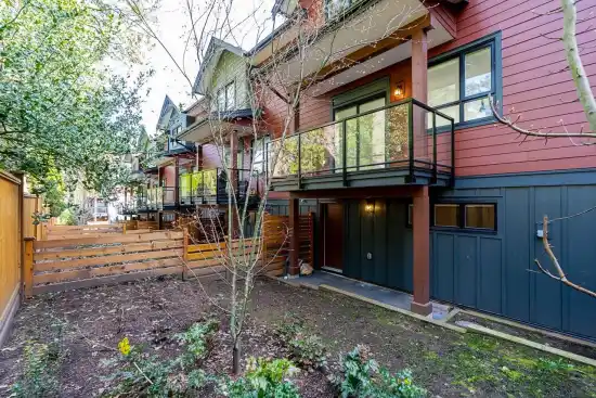10527 155 Street exterior