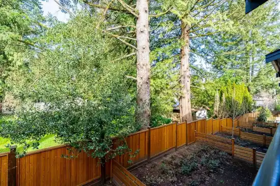 10527 155 Street - photo 4 of 4