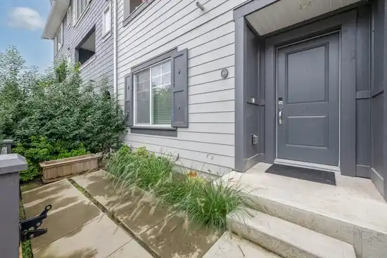 15489 99a Avenue - photo 2 of 6
