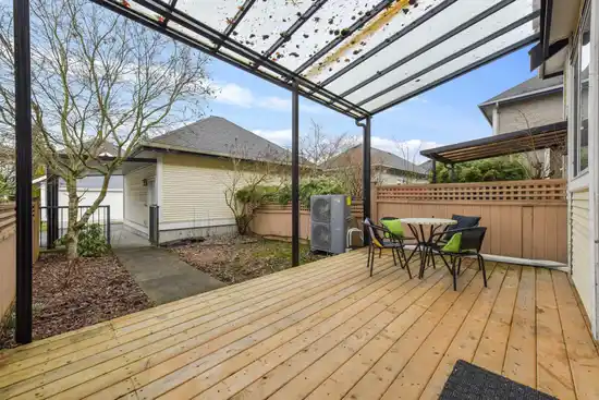 18043 70 Avenue - photo 3 of 5
