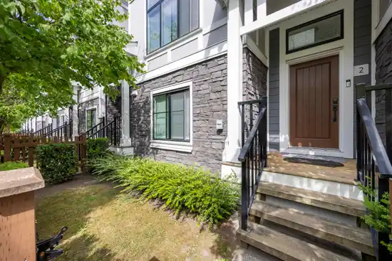 19133 73 Avenue - photo 2 of 5