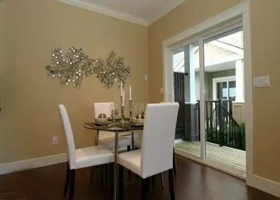 19295 72ND - photo 2 of 9