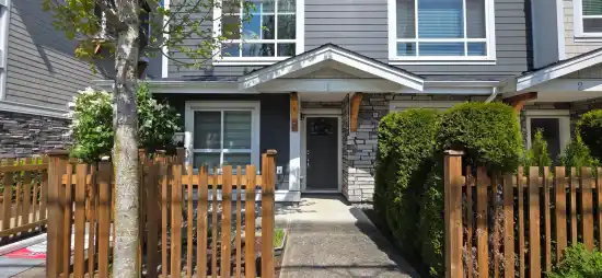 19753 55a Avenue - photo 2 of 5