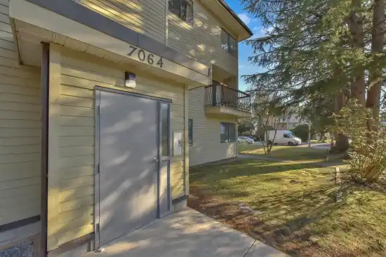 7064 133b Street - photo 2 of 3