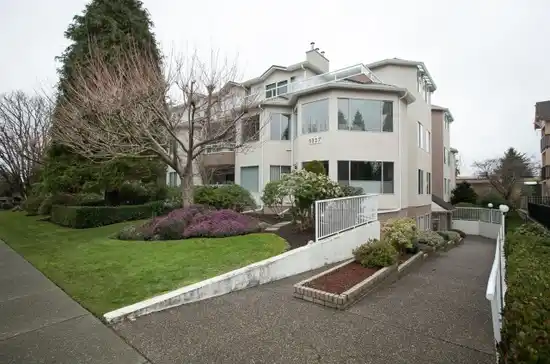 Chestnut Manor