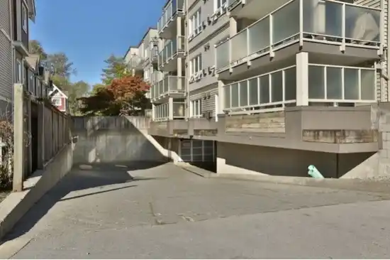 Claridge Court - photo 2 of 4