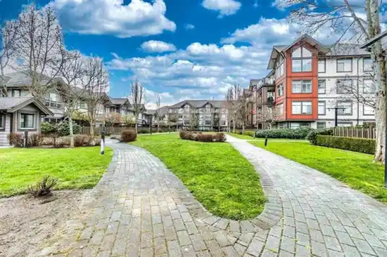 Escada Townhomes - photo 2 of 5