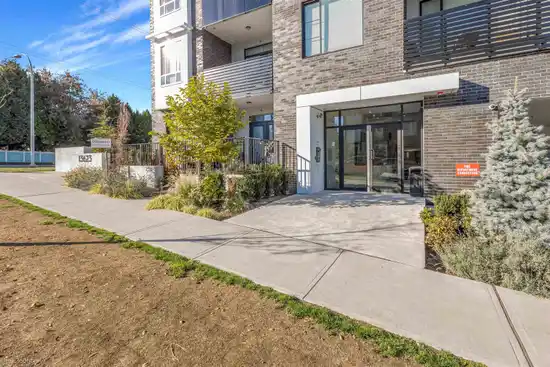 Kings Landing II Condos exterior