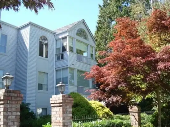 Lamplighter exterior