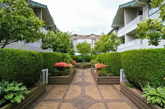 Windsor Court - photo 2 of 5
