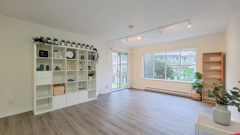 1103 1750 MCKENZIE ROAD - photo 2 of 19