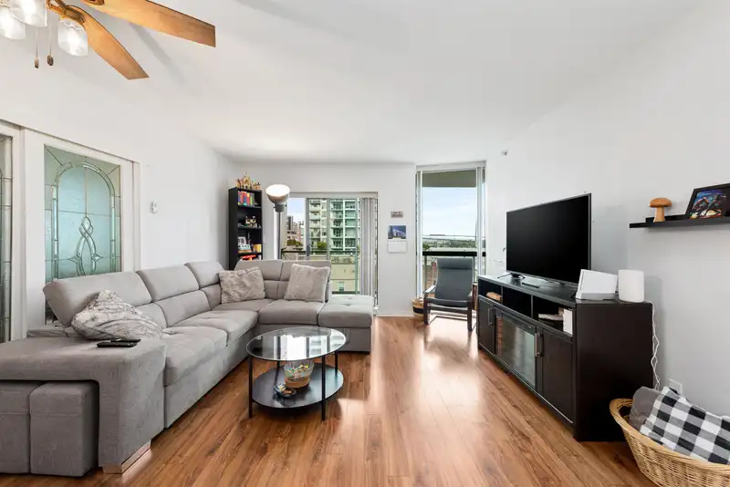 707 14 BEGBIE STREET - photo 2 of 33