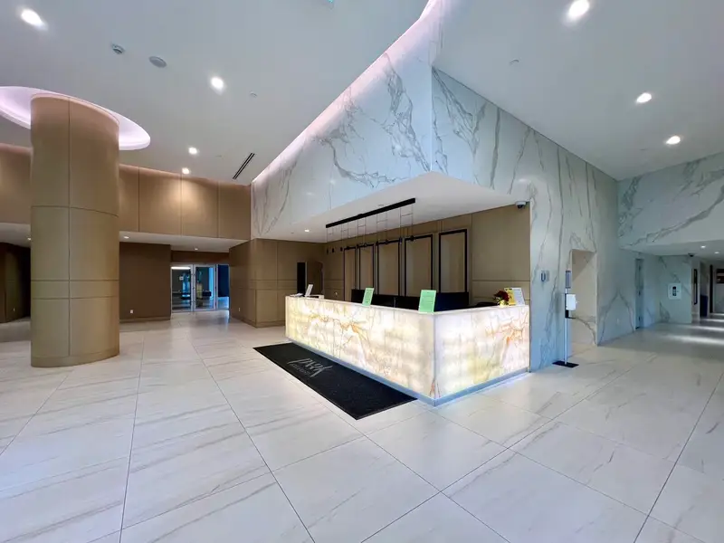 2103 9887 WHALLEY BOULEVARD - photo 3 of 25