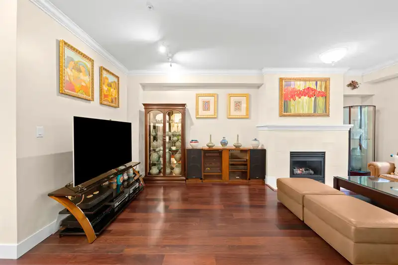 896 W 58TH AVENUE - photo 4 of 38