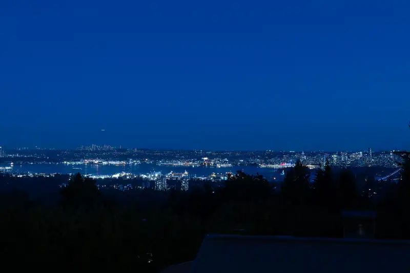 1050 KING GEORGES WAY - photo 2 of 40