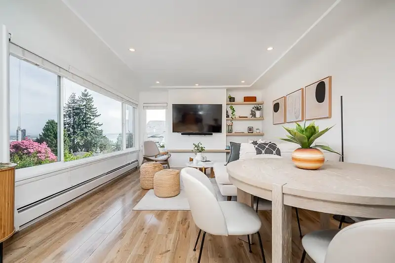 914 LADNER STREET - photo 3 of 35
