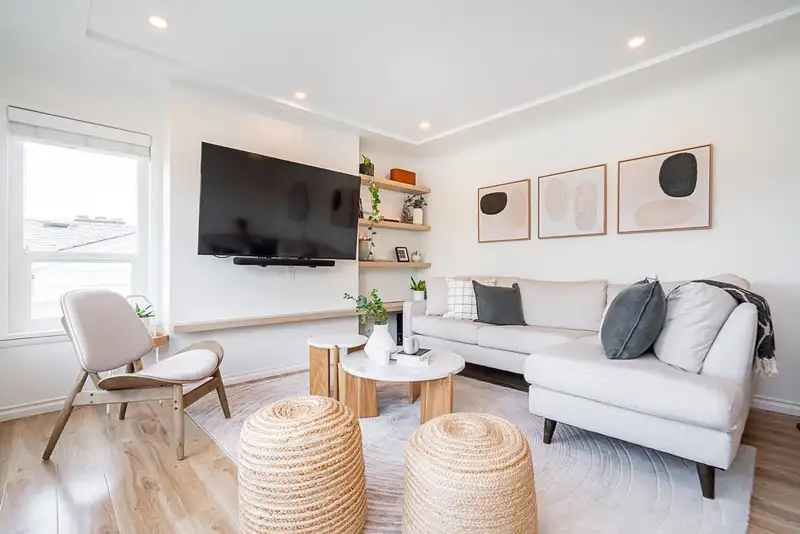 914 LADNER STREET - photo 4 of 35