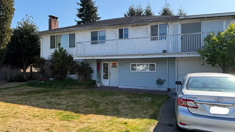 10120 AINTREE CRESCENT - photo 4 of 24