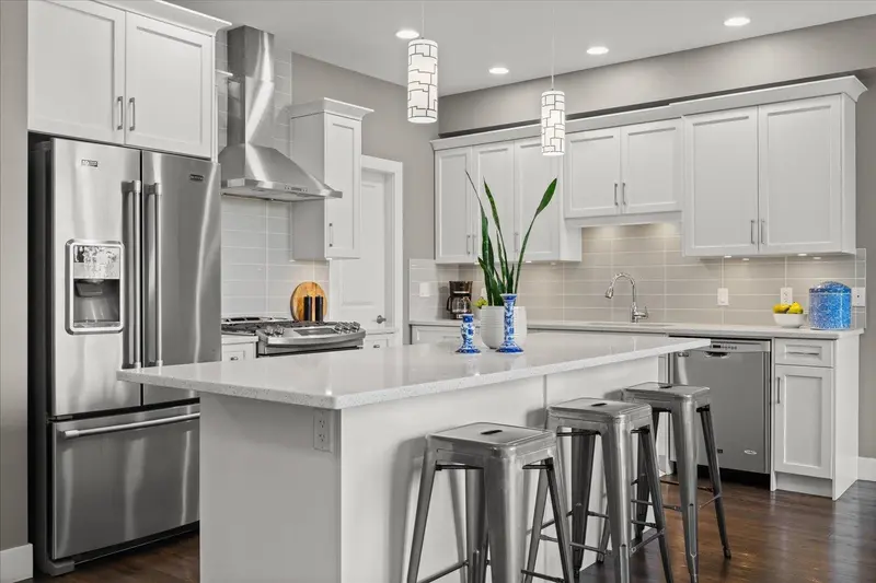 7569 DICKINSON PLACE - photo 2 of 25