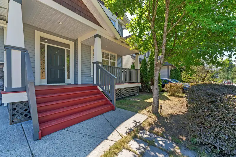 23766 118 AVENUE - photo 3 of 40
