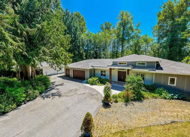 21924 6 AVENUE - photo 1 of 39