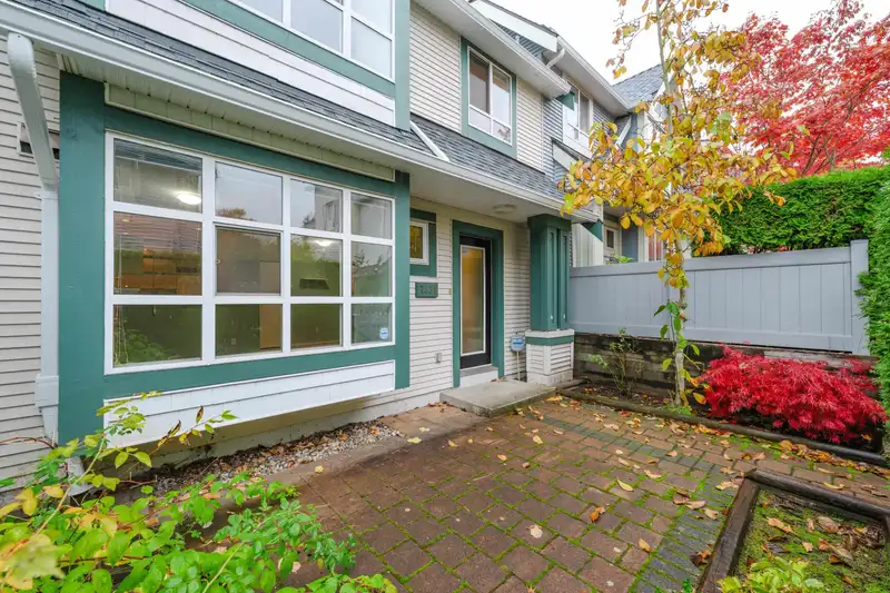 7431 MAGNOLIA TERRACE - photo 4 of 29