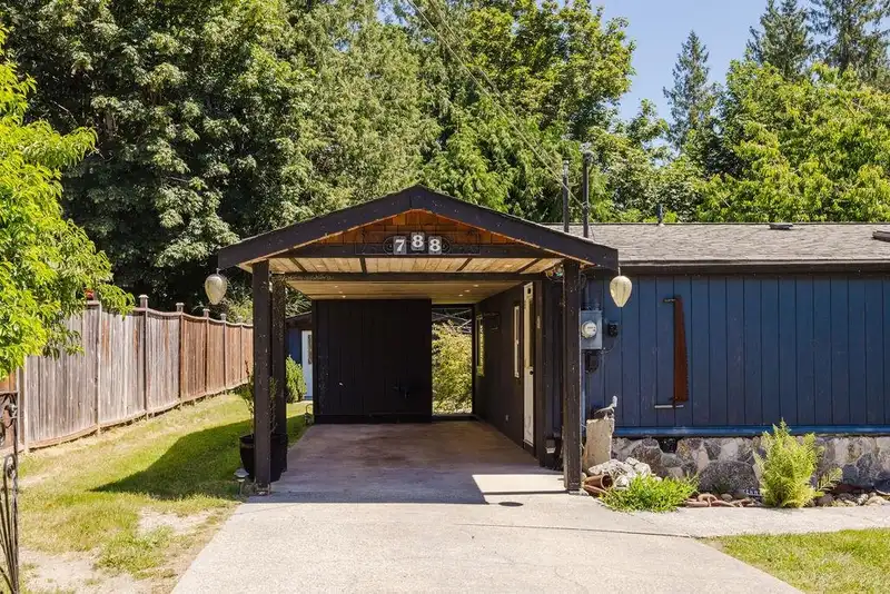 788 MOUNTAINVIEW DRIVE - photo 2 of 34
