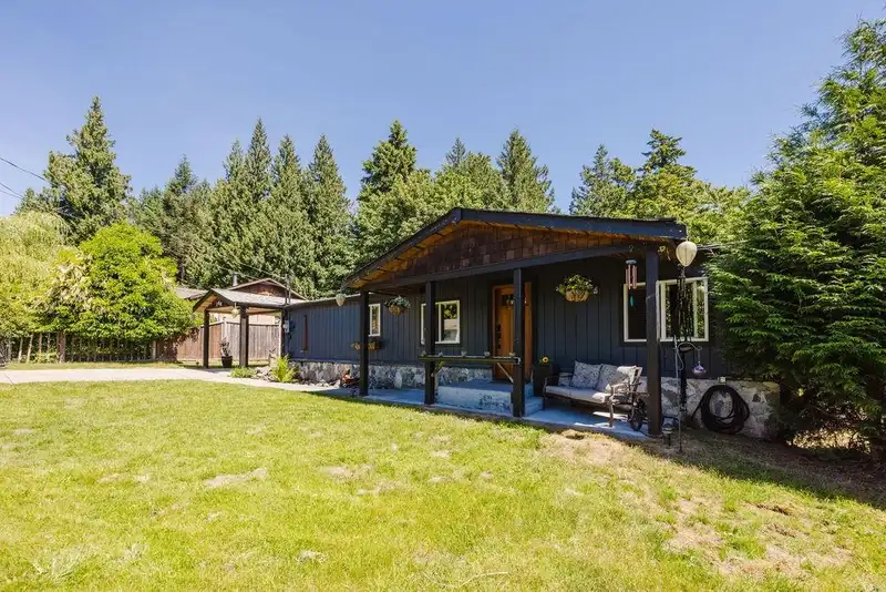 788 MOUNTAINVIEW DRIVE - photo 3 of 34