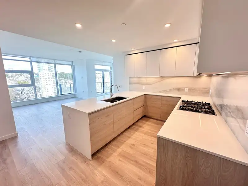 1903 660 QUAYSIDE DRIVE - photo 1 of 28
