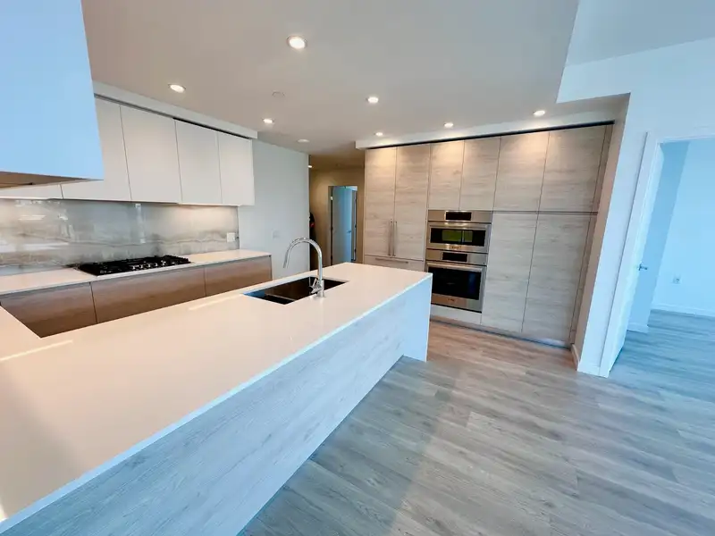 1903 660 QUAYSIDE DRIVE - photo 3 of 28