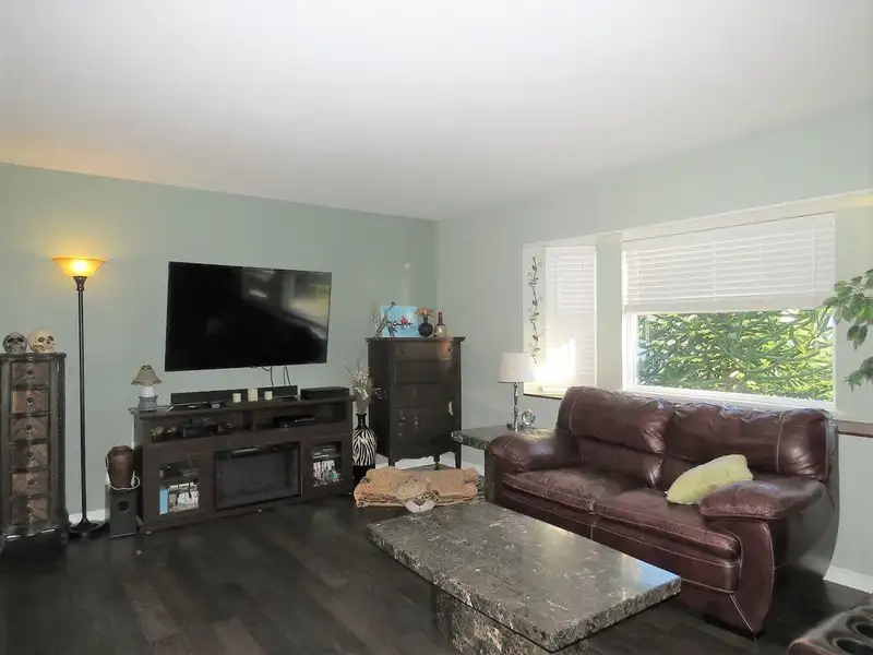 8123 SUMAC PLACE - photo 4 of 14