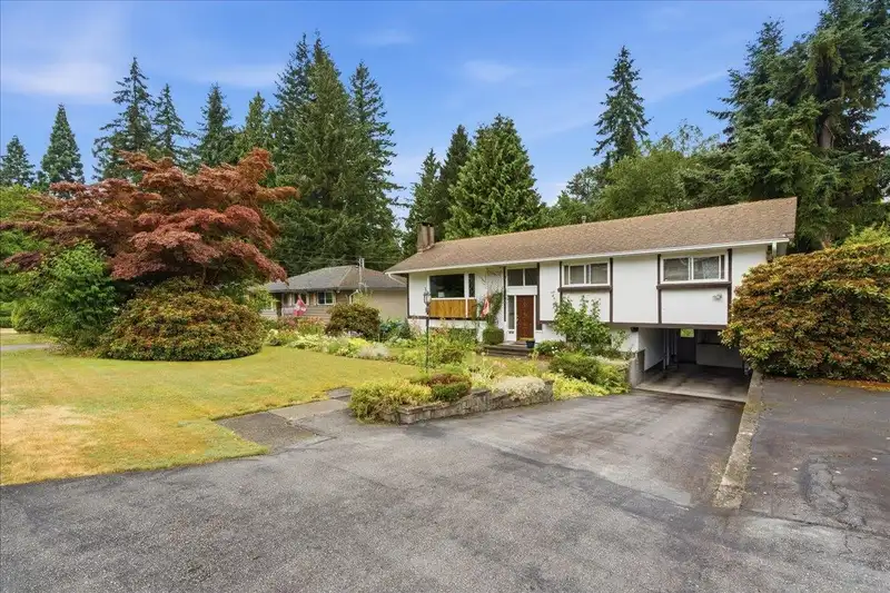 1388 CAMBRIDGE DRIVE - photo 3 of 40