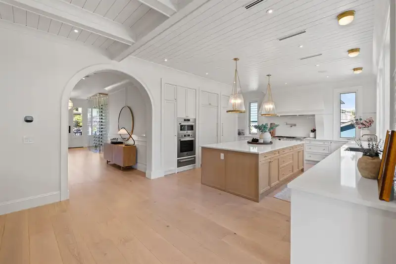 821 E 16TH STREET - photo 2 of 40