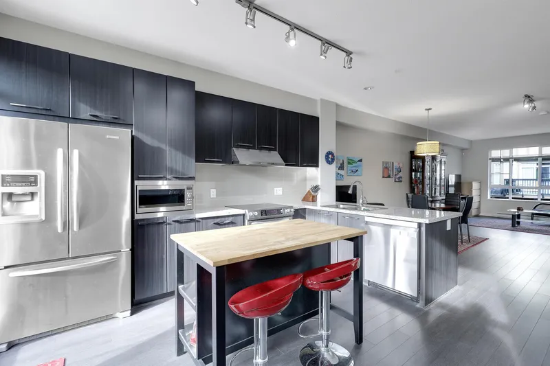 57 1338 HAMES CRESCENT - photo 1 of 25