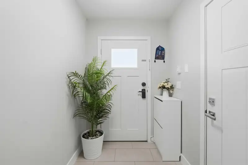 64 11305 240 STREET - photo 4 of 40