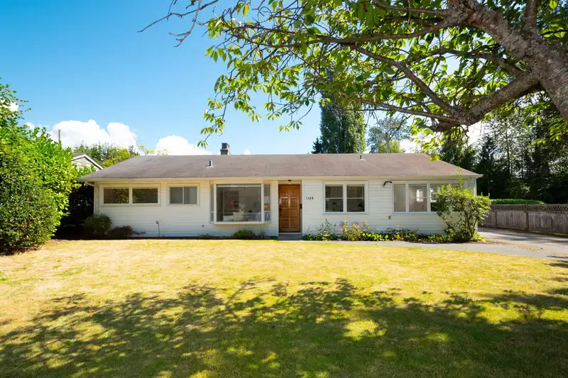 1150 SILVERWOOD CRESCENT - photo 1 of 40