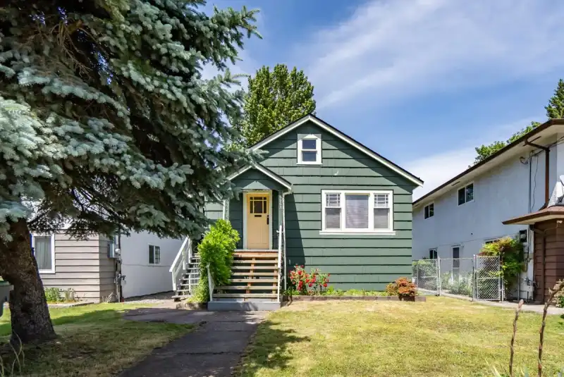 1963 FRASER AVENUE - photo 1 of 34