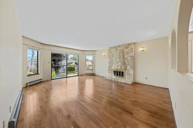 8285 12TH AVENUE - photo 4 of 40