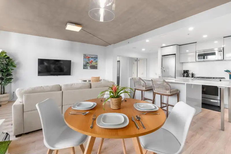 801 128 W CORDOVA STREET - photo 2 of 40