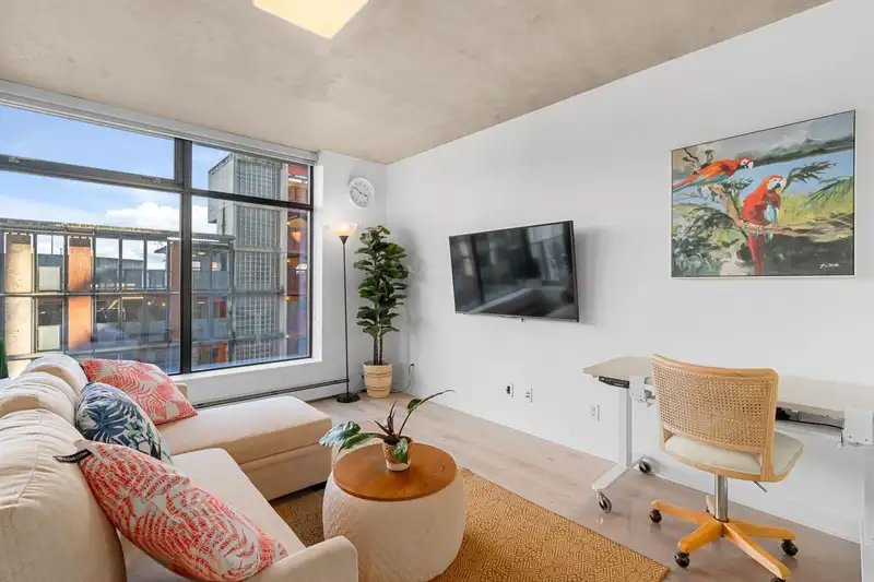 801 128 W CORDOVA STREET - photo 4 of 40