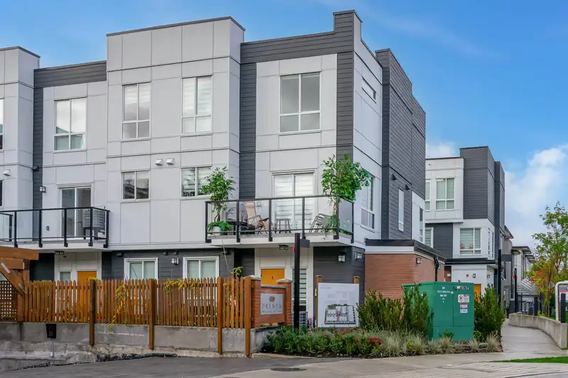 1 18850 72A AVENUE - photo 2 of 24