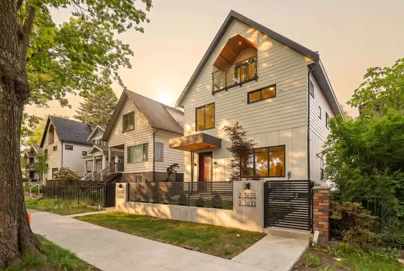 2 3635 TURNER STREET - photo 1 of 37