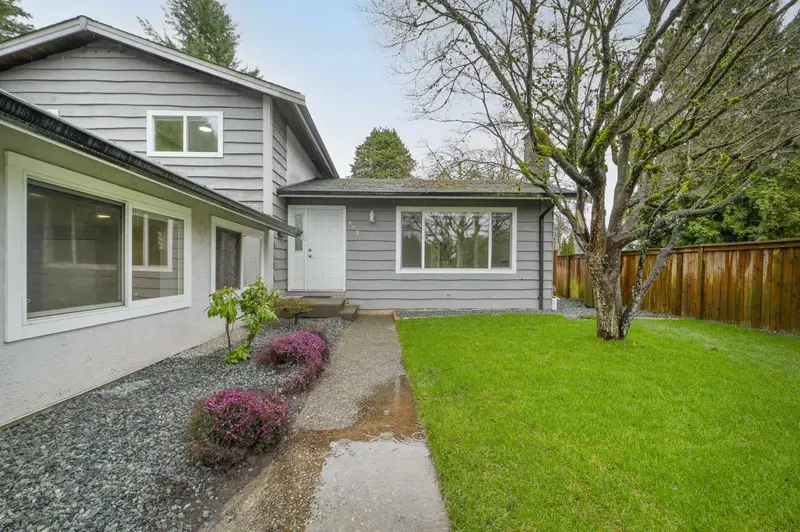 8024 CEDAR STREET - photo 4 of 25