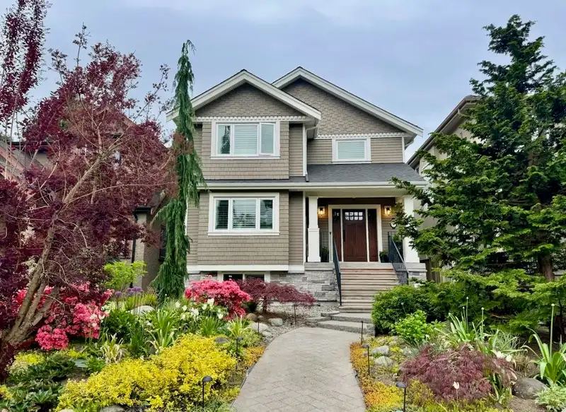 882 W 24TH AVENUE - photo 1 of 39