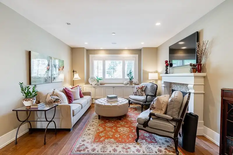 882 W 24TH AVENUE - photo 4 of 39