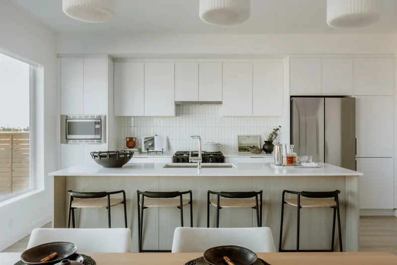 2470 ALDER WAY - photo 2 of 11