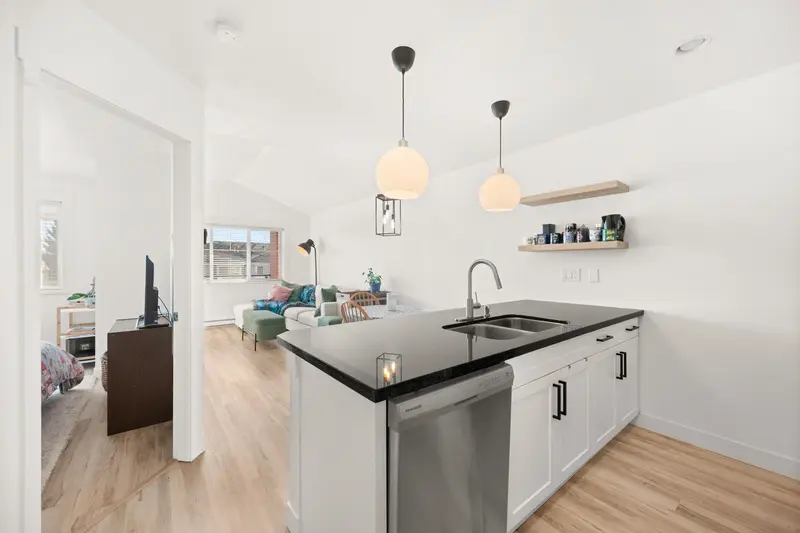 308 19774 56 AVENUE - photo 1 of 25