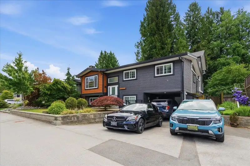 20838 117 AVENUE - photo 3 of 36