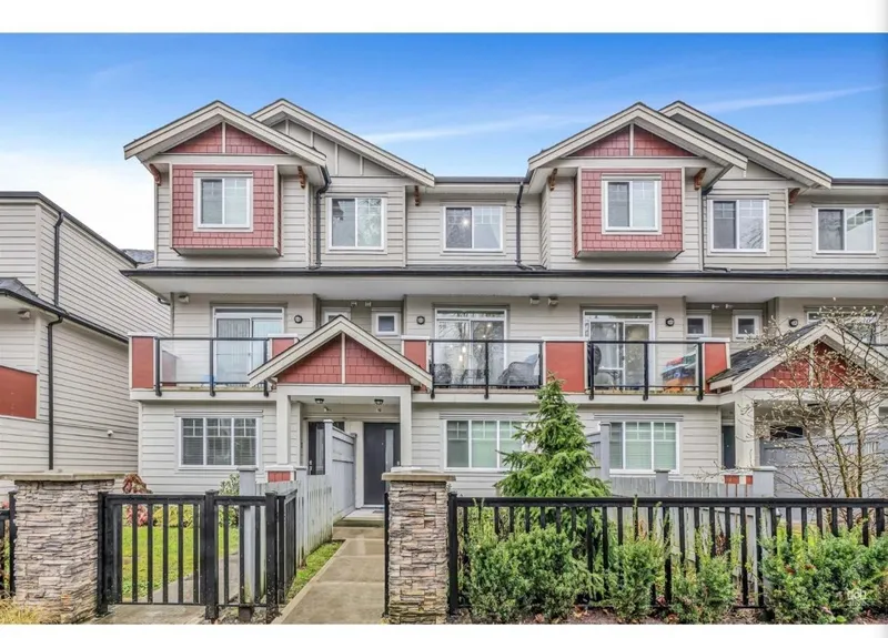 10 13898 64 AVENUE - photo 3 of 16