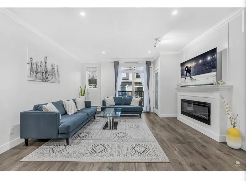 10 13898 64 AVENUE - photo 4 of 16